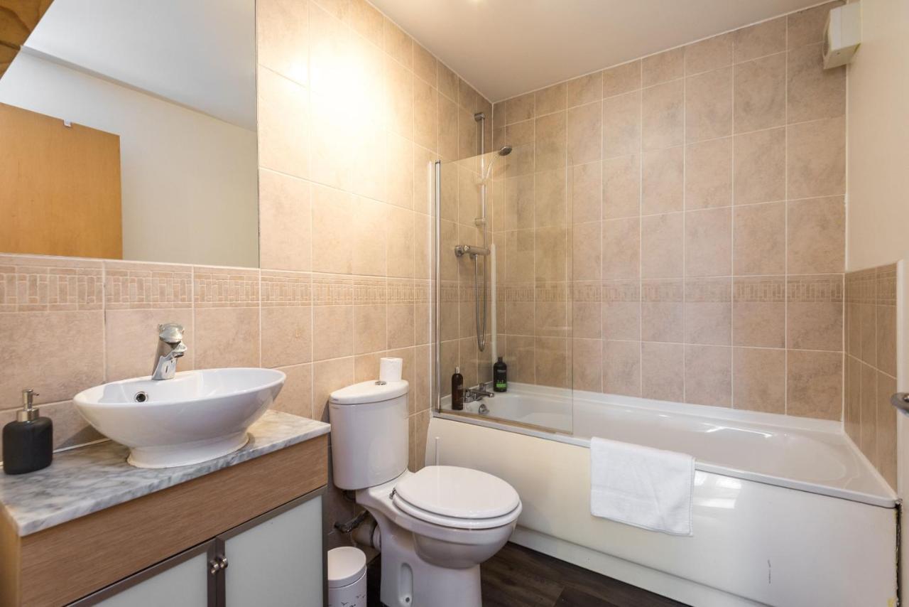 Modern Spacious 3 Bedroom City Centre Apartment - Free Parking - Private Balcony Edimburgo Exterior foto
