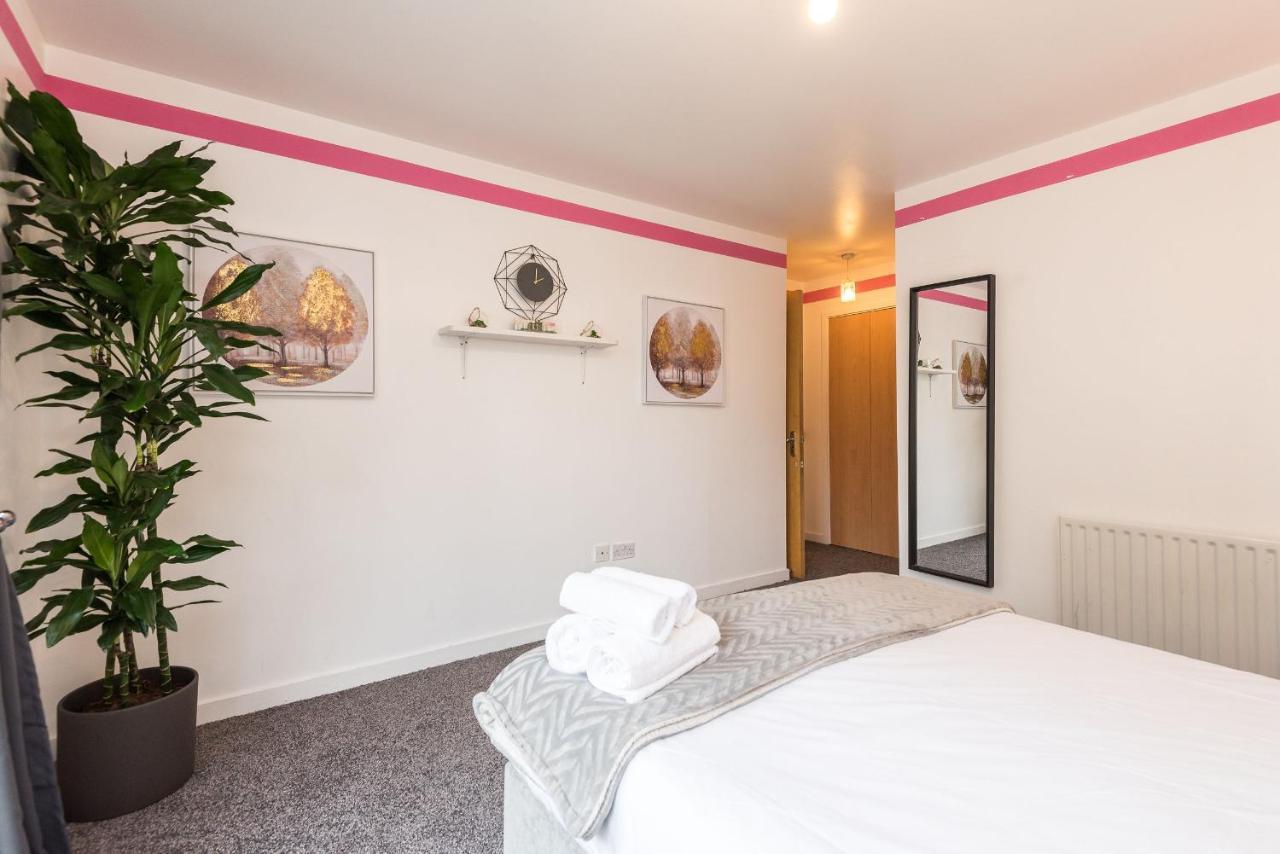 Modern Spacious 3 Bedroom City Centre Apartment - Free Parking - Private Balcony Edimburgo Exterior foto